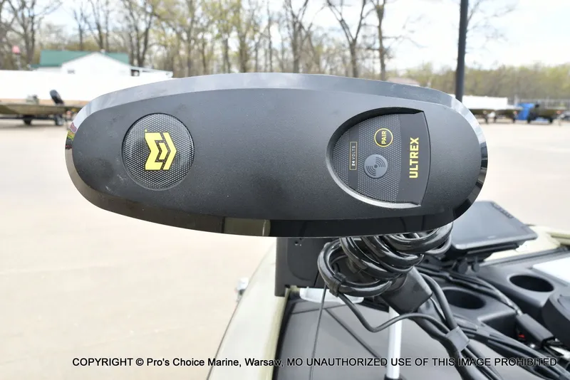 Slide: The Image of Tracker Savage 215 Big Catch Package 2026 - 27