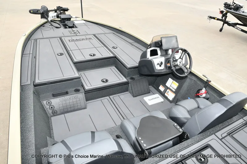 Slide: The Image of Tracker Savage 215 Big Catch Package 2026 - 41