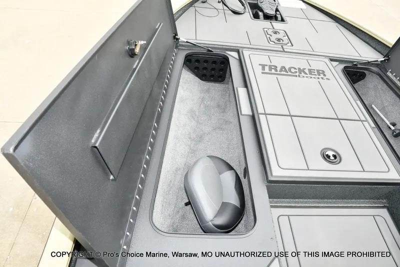 Slide: The Image of Tracker Savage 215 Big Catch Package 2026 - 60