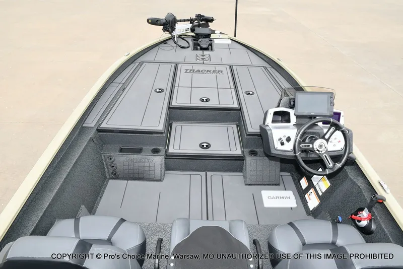 Slide: The Image of Tracker Savage 215 Big Catch Package 2026 - 9