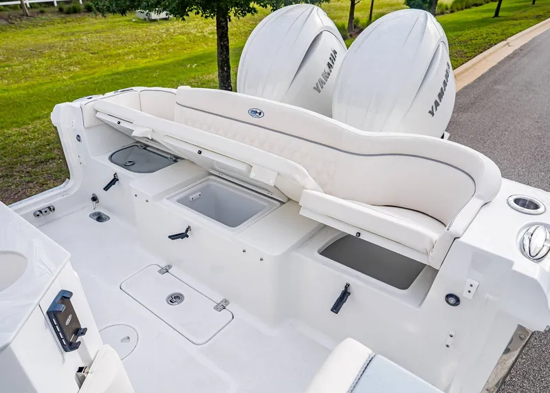 Slide: The Image of Sea Hunt Ultra 275 SE 2026 - 12