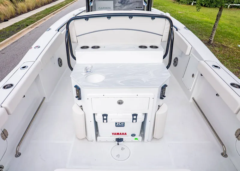 Slide: The Image of Sea Hunt Ultra 275 SE 2026 - 14