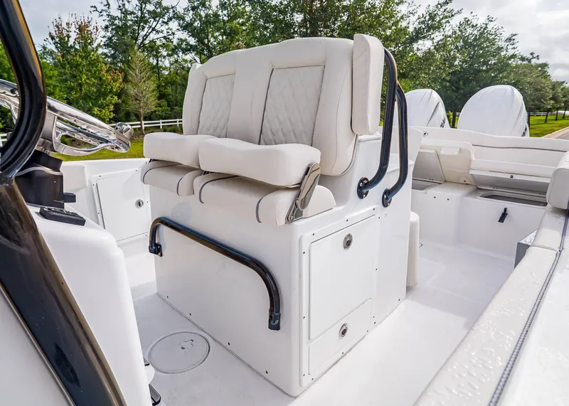 Slide: The Image of Sea Hunt Ultra 275 SE 2026 - 18