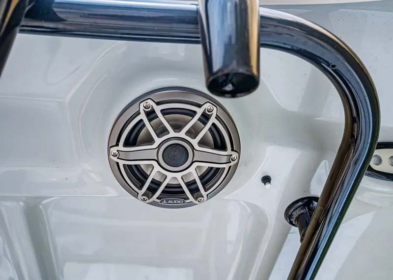 Slide: The Image of Sea Hunt Ultra 275 SE 2026 - 22