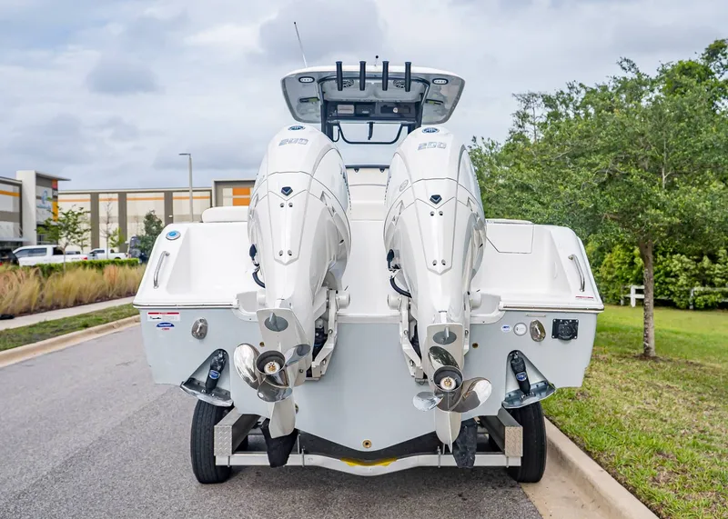 Slide: The Image of Sea Hunt Ultra 275 SE 2026 - 4