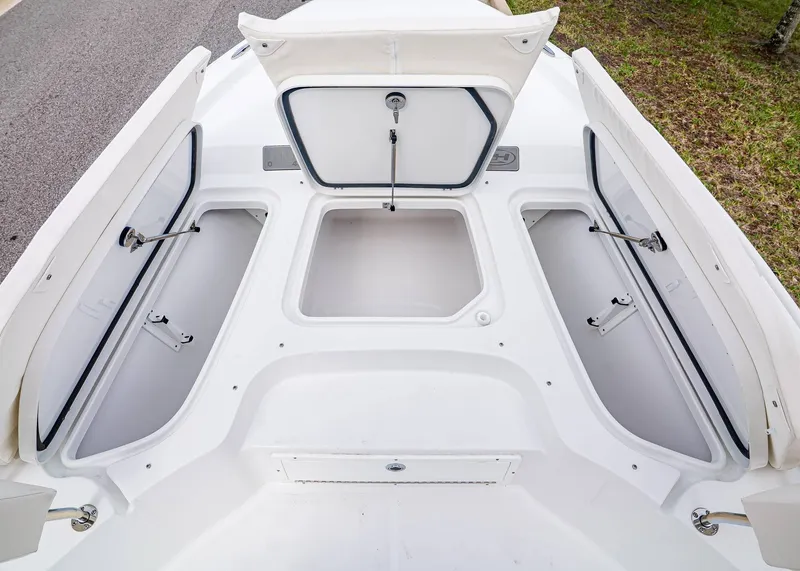 Slide: The Image of Sea Hunt BX 25 FS 2026 - 19