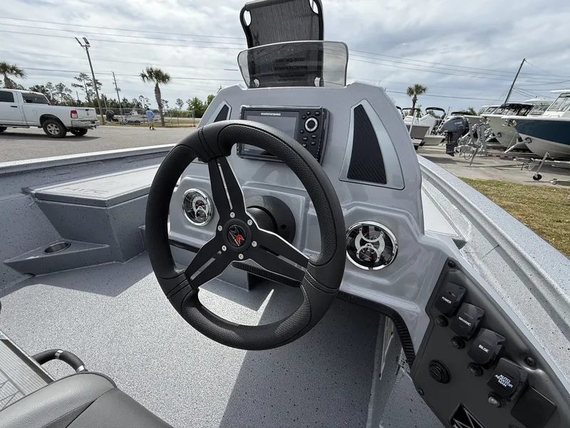 Slide: The Image of Xpress Hyper-Lift Crappie Series H17C 2026 - 4