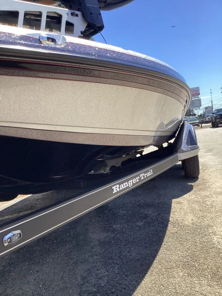 Slide: The Image of Ranger Z520R 2025 - 17