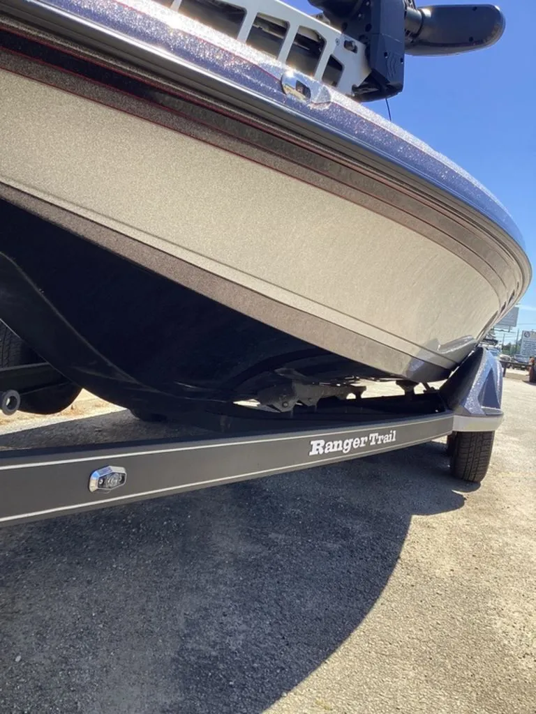 Slide: The Image of Ranger Z520R 2025 - 19