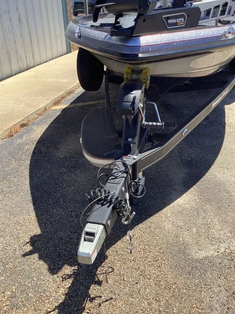 Slide: The Image of Ranger Z520R 2025 - 21