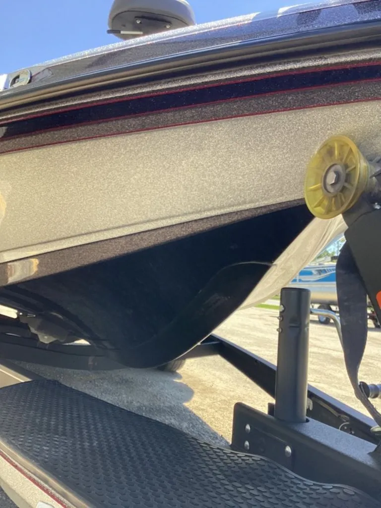 Slide: The Image of Ranger Z520R 2025 - 22