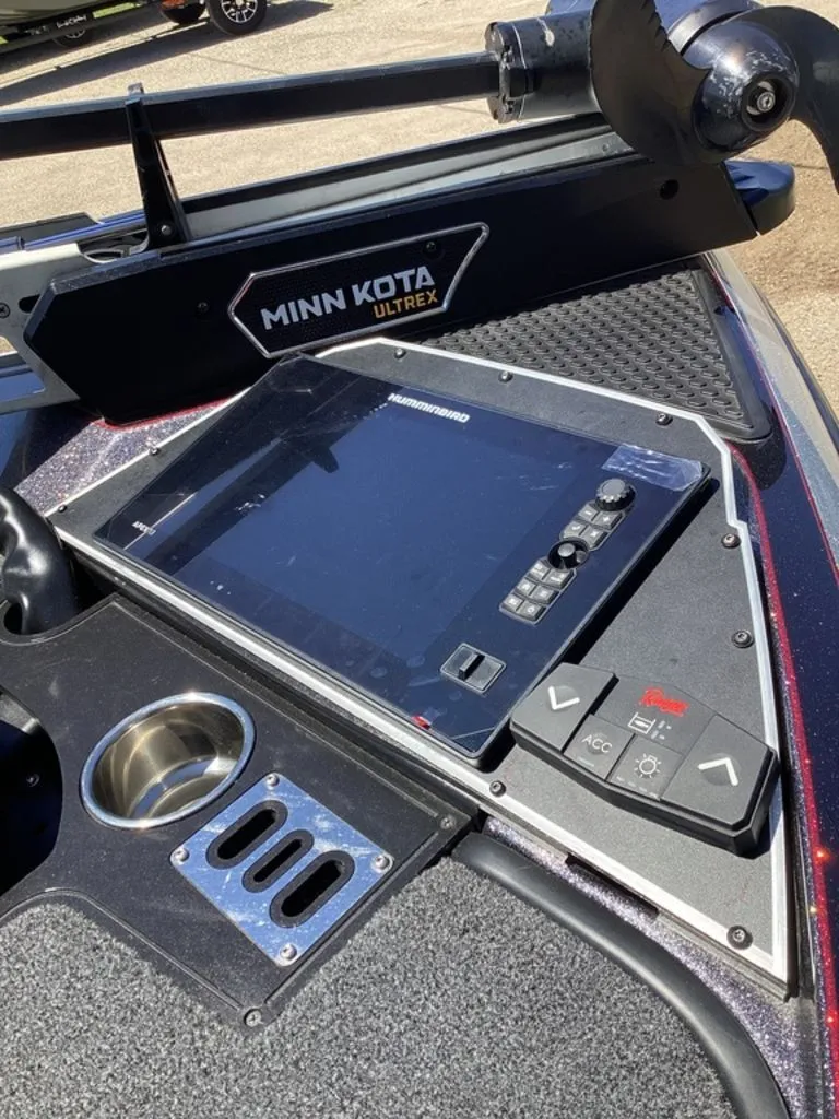 Slide: The Image of Ranger Z520R 2025 - 25