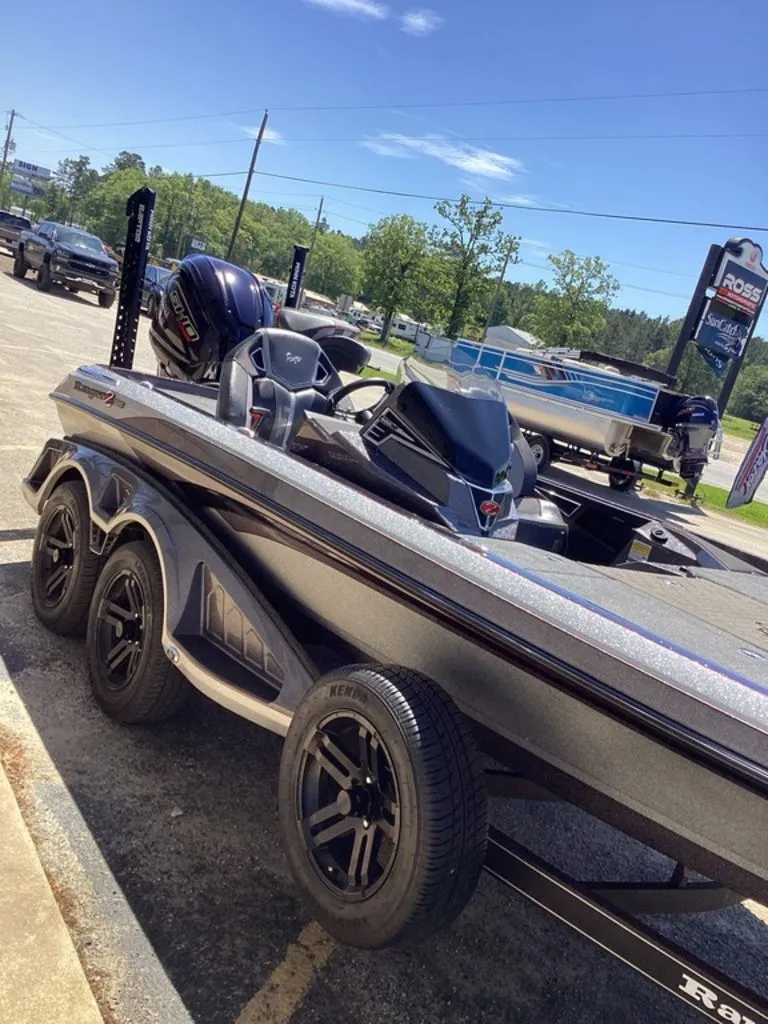 Slide: The Image of Ranger Z520R 2025 - 28