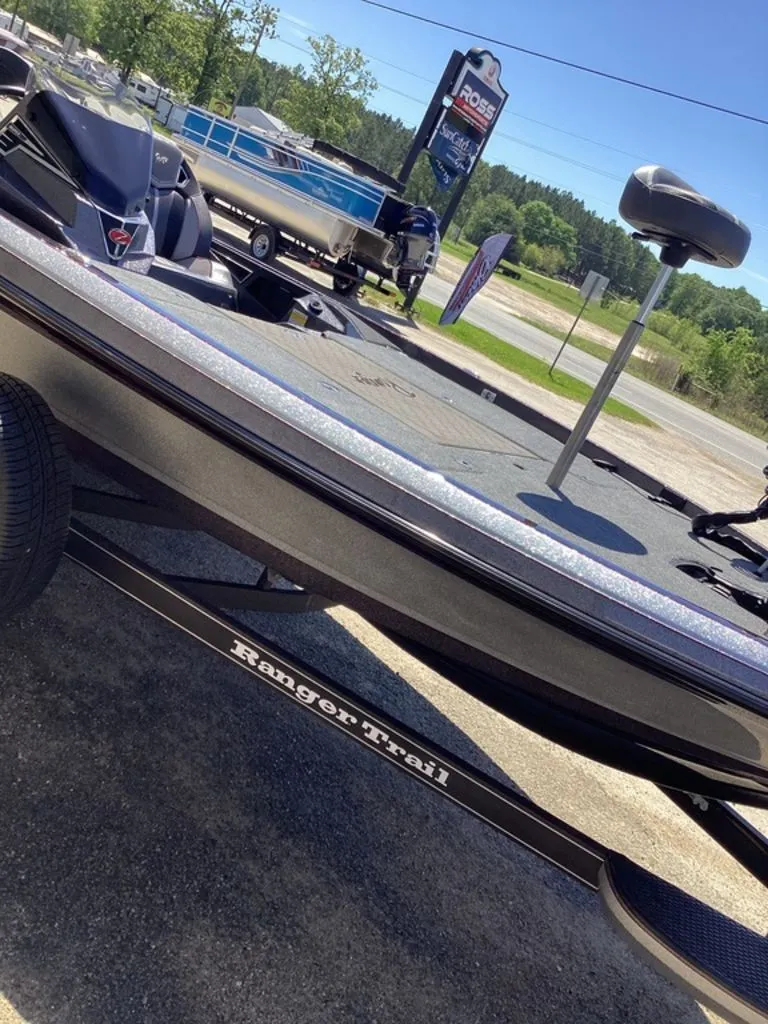 Slide: The Image of Ranger Z520R 2025 - 29