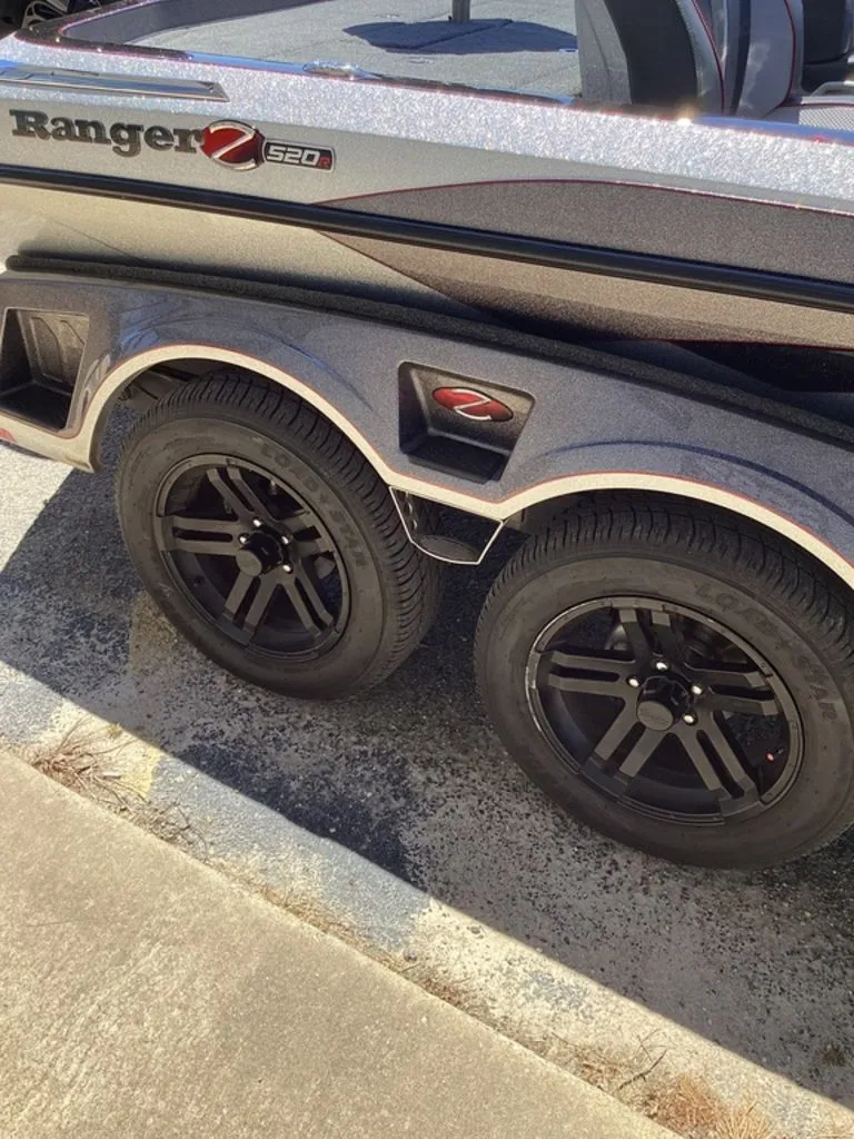 Slide: The Image of Ranger Z520R 2025 - 31