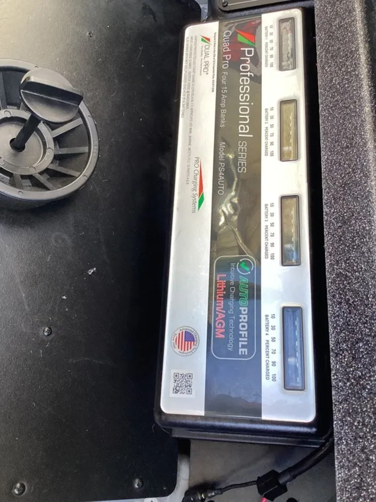 Slide: The Image of Ranger Z520R 2025 - 35