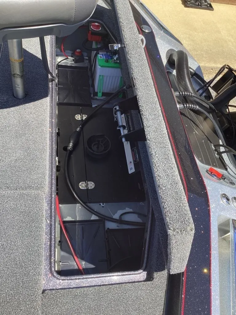 Slide: The Image of Ranger Z520R 2025 - 36