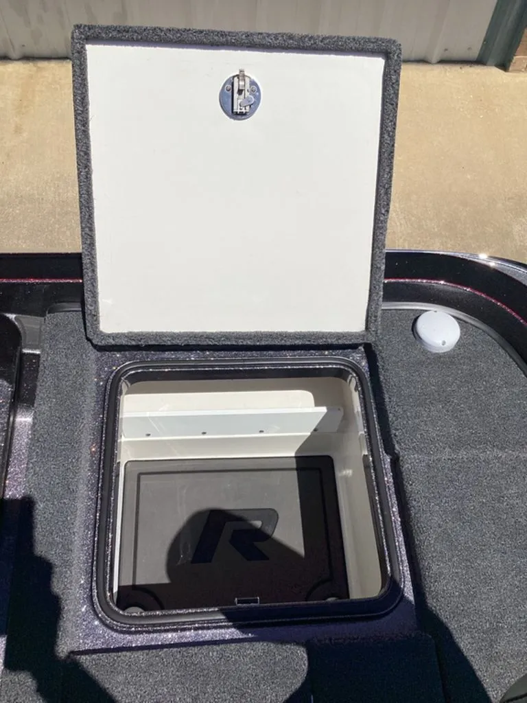 Slide: The Image of Ranger Z520R 2025 - 38