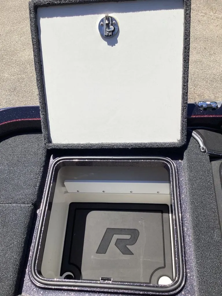 Slide: The Image of Ranger Z520R 2025 - 39