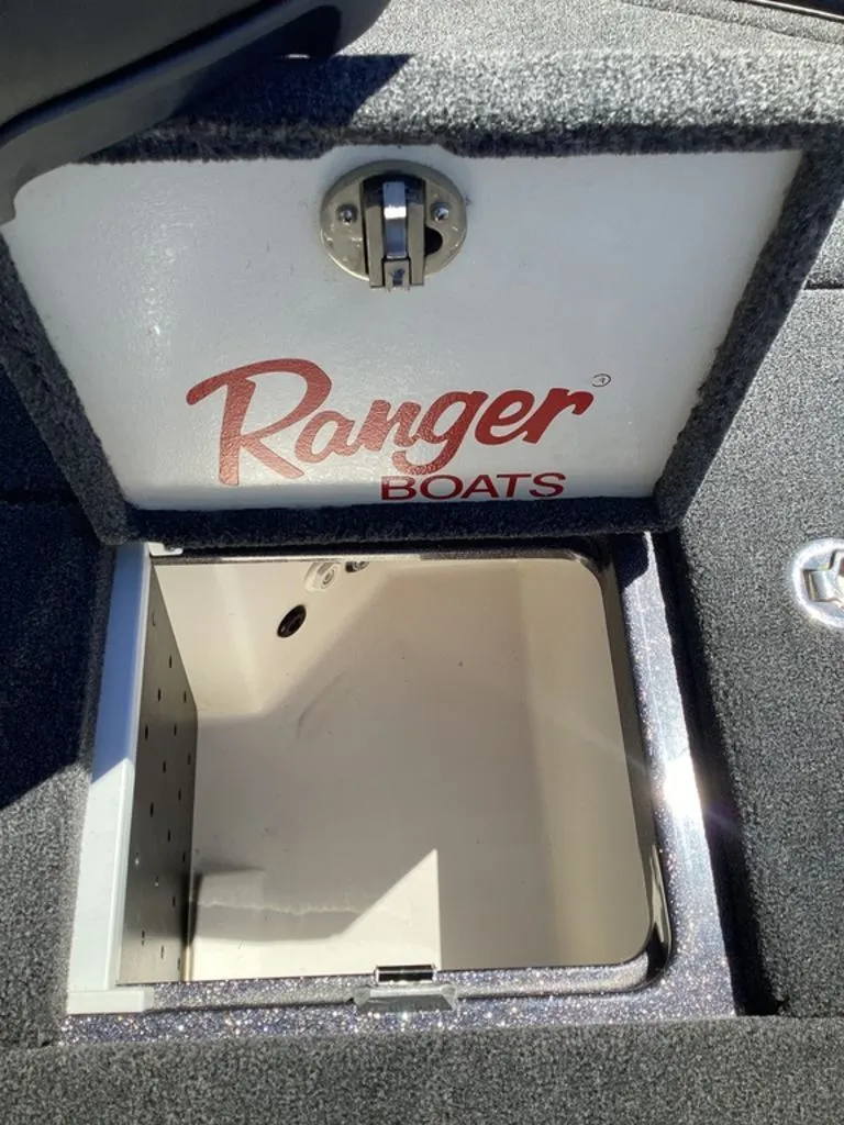 Slide: The Image of Ranger Z520R 2025 - 41