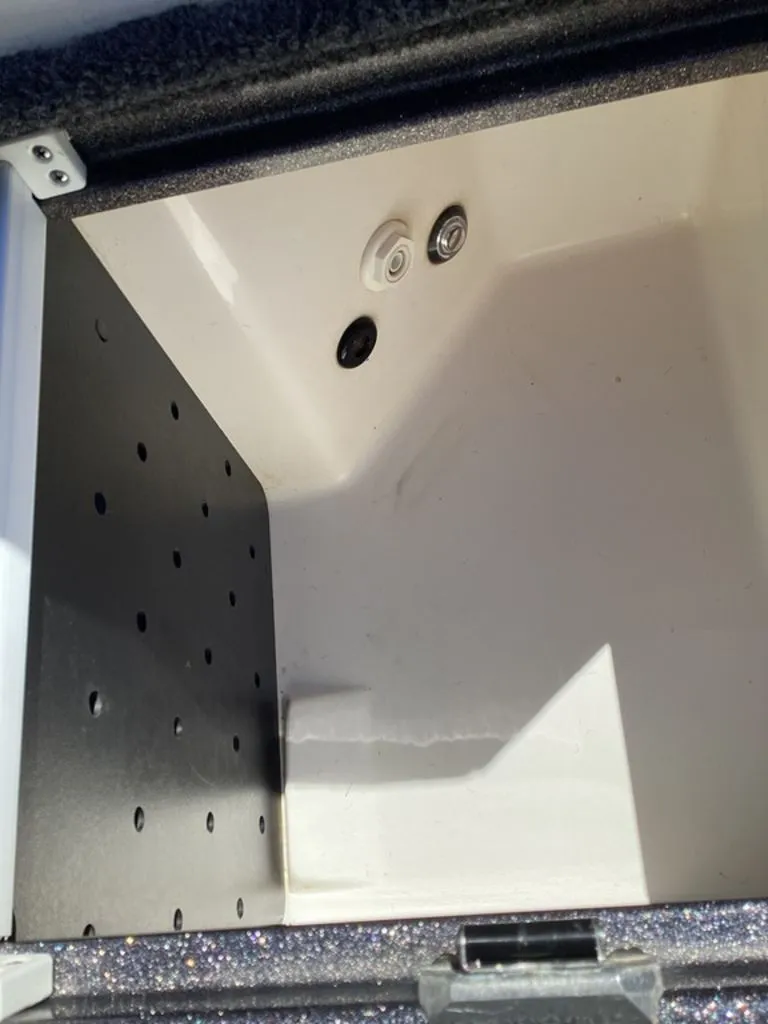 Slide: The Image of Ranger Z520R 2025 - 42