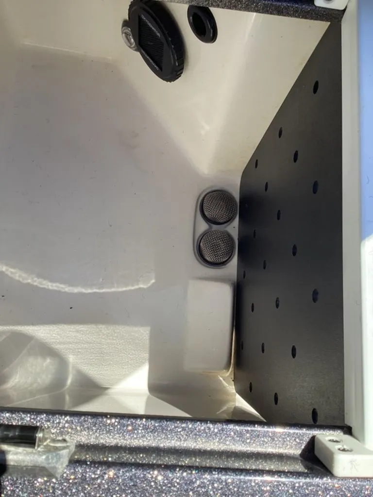 Slide: The Image of Ranger Z520R 2025 - 44