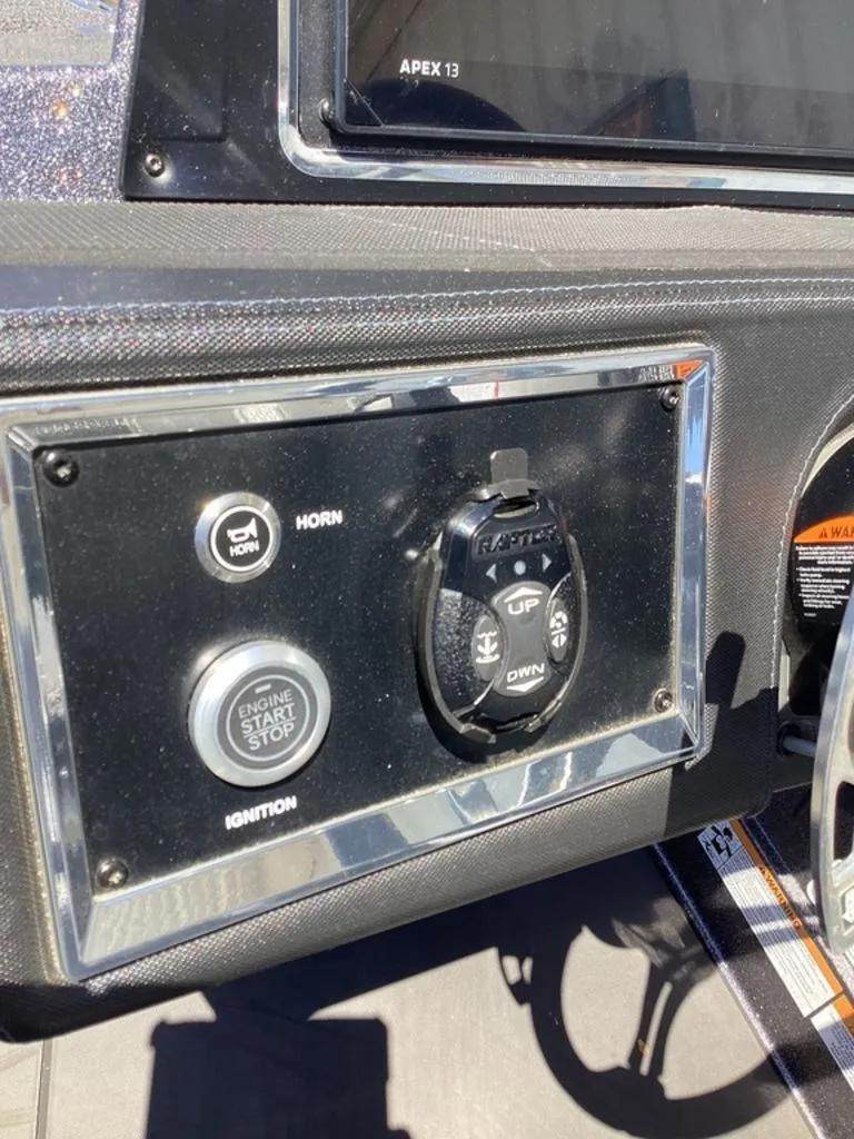 Slide: The Image of Ranger Z520R 2025 - 48