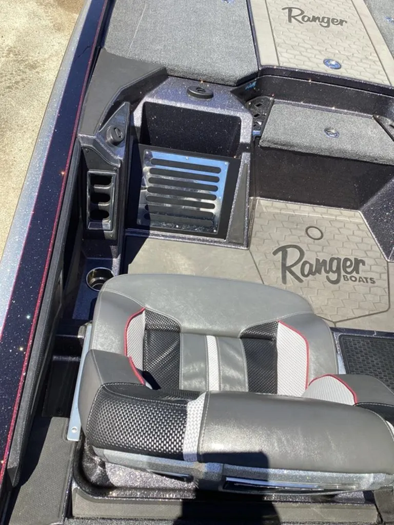 Slide: The Image of Ranger Z520R 2025 - 53