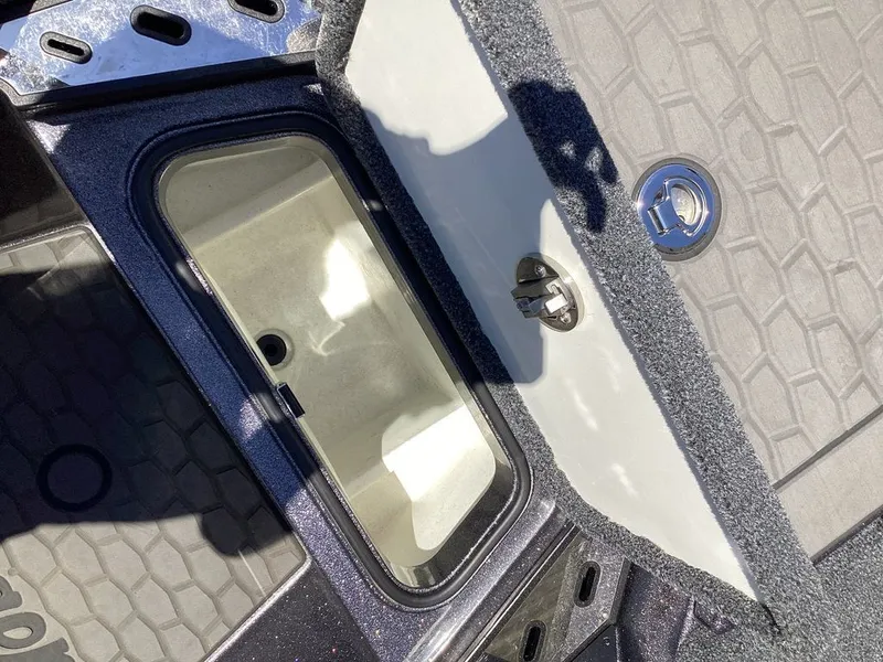 Slide: The Image of Ranger Z520R 2025 - 57