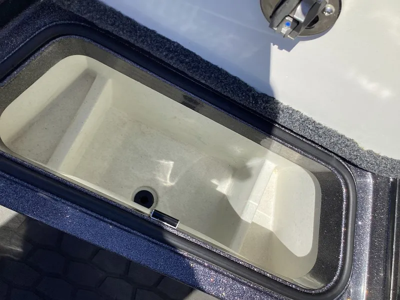 Slide: The Image of Ranger Z520R 2025 - 58