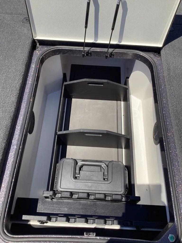 Slide: The Image of Ranger Z520R 2025 - 63