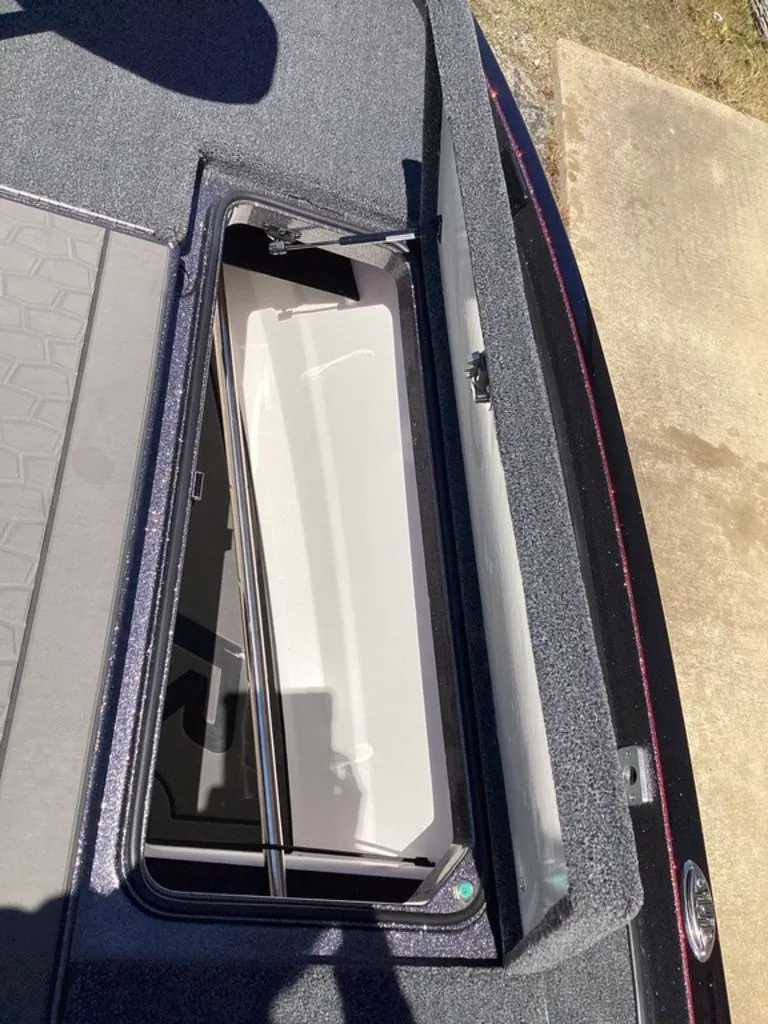 Slide: The Image of Ranger Z520R 2025 - 70