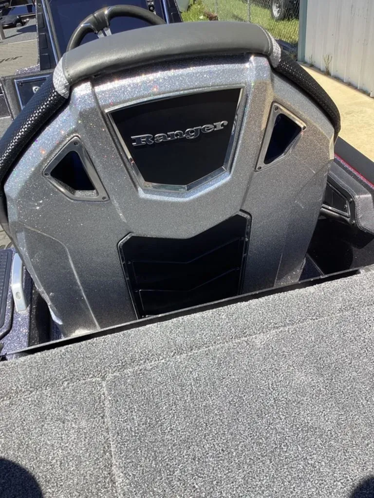 Slide: The Image of Ranger Z520R 2025 - 78