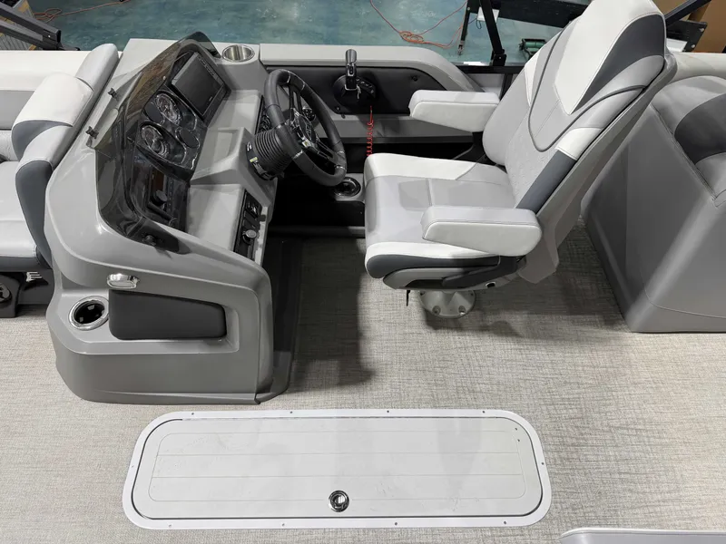 Slide: The Image of Avalon LSZ Quad Lounge - 23' 2025 - 7