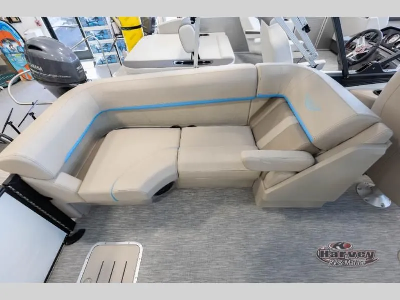 Slide: The Image of Luxurious boat seating in M Series 23 MFB model 2026. - 21