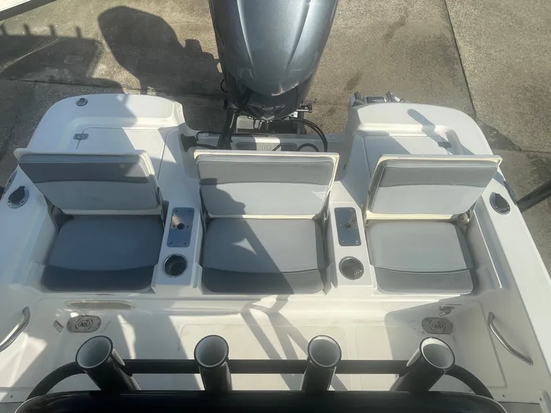 Slide: The Image of NauticStar 227 XTS 2023 - 12