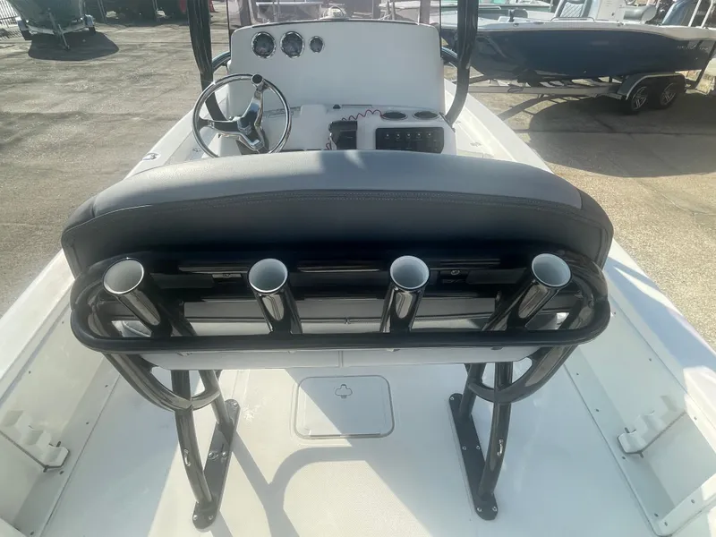 Slide: The Image of NauticStar 227 XTS 2023 - 15