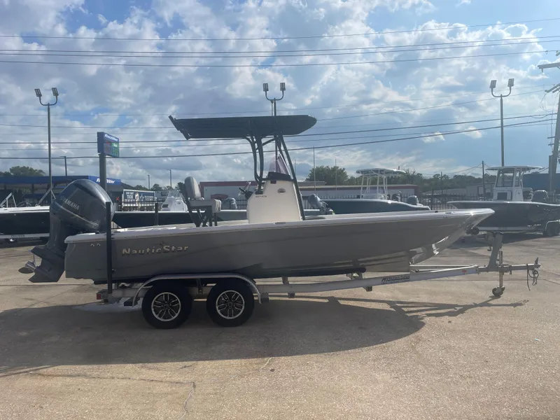 Slide: The Image of NauticStar 227 XTS 2023 - 7