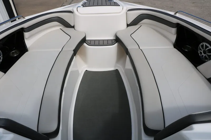 Slide: The Image of Yamaha AR240 HO 2017 - 25