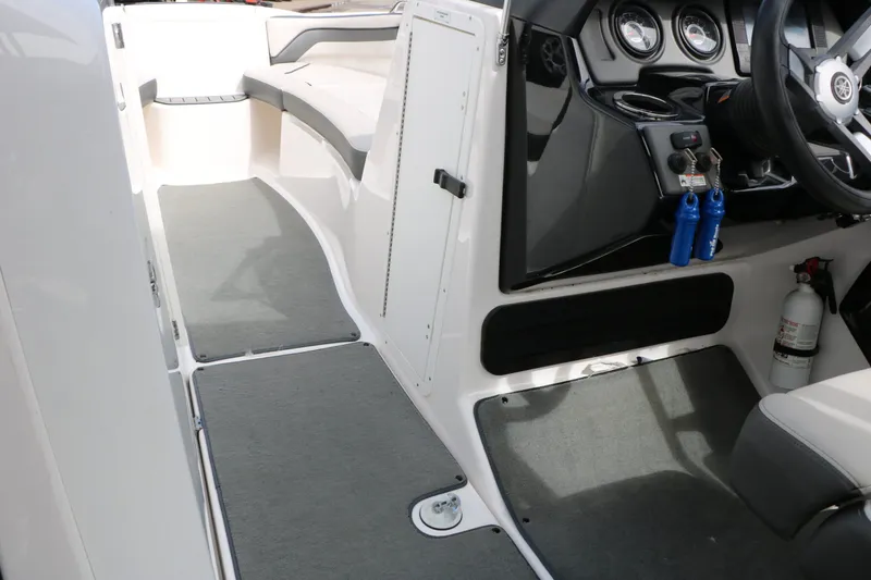 Slide: The Image of Yamaha AR240 HO 2017 - 32