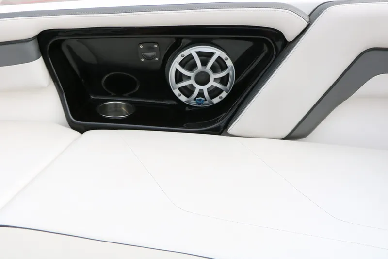 Slide: The Image of Yamaha AR240 HO 2017 - 47