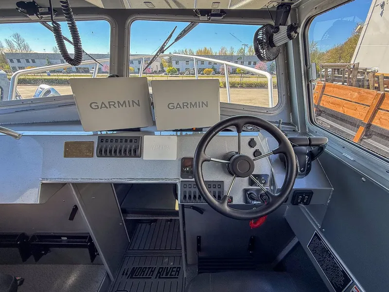 Slide: The Image of North River 2900 SXL 2022 - 5