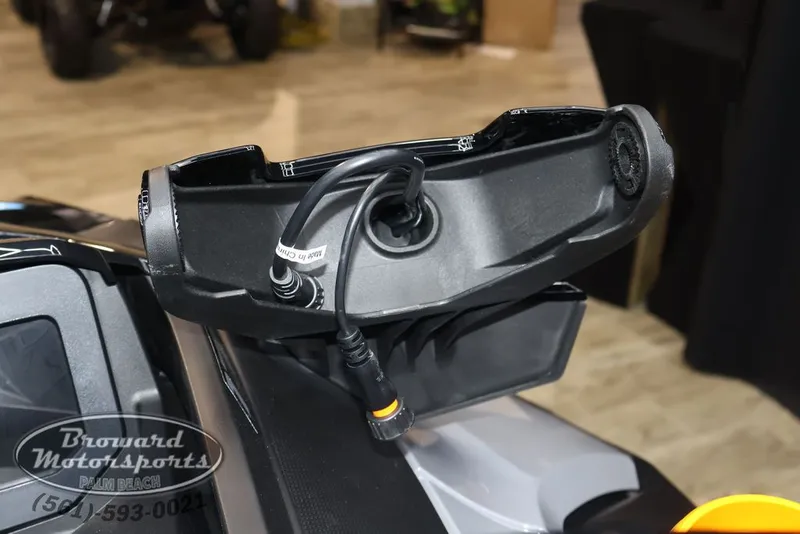 Slide: The Image of Sea-Doo FishPro Trophy 170 2025 - 19