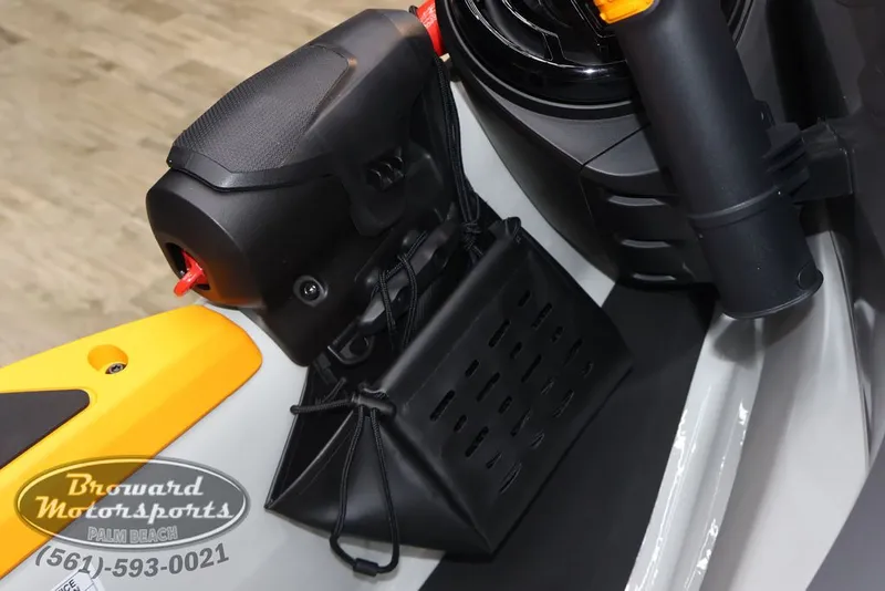 Slide: The Image of Sea-Doo FishPro Trophy 170 2025 - 23