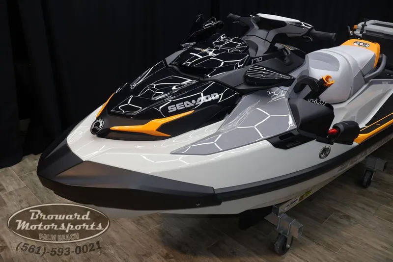 Slide: The Image of Sea-Doo FishPro Trophy 170 2025 - 8