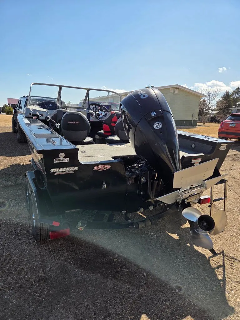 Slide: The Image of Tracker Targa 2015 - 5