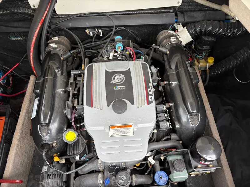 Slide: The Image of Stingray 215 LR 2011 - 11