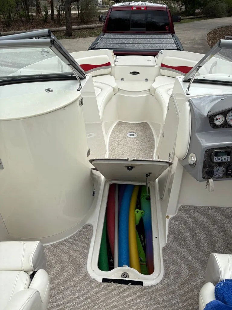 Slide: The Image of Stingray 215 LR 2011 - 5