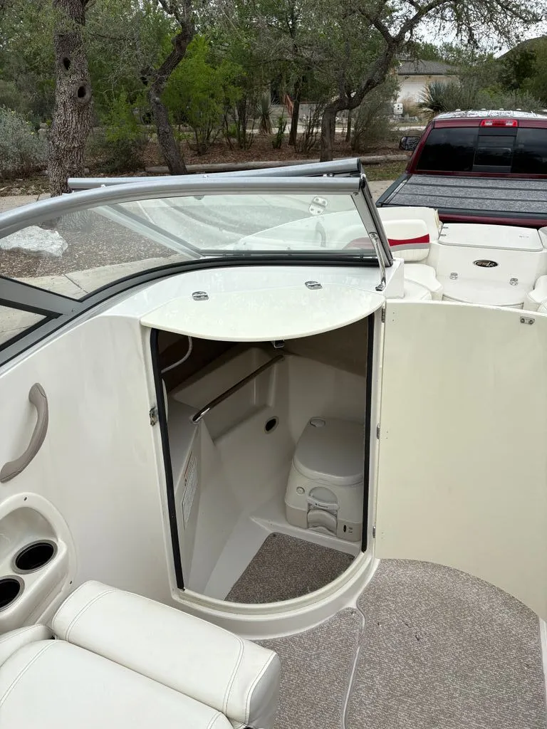 Slide: The Image of Stingray 215 LR 2011 - 6