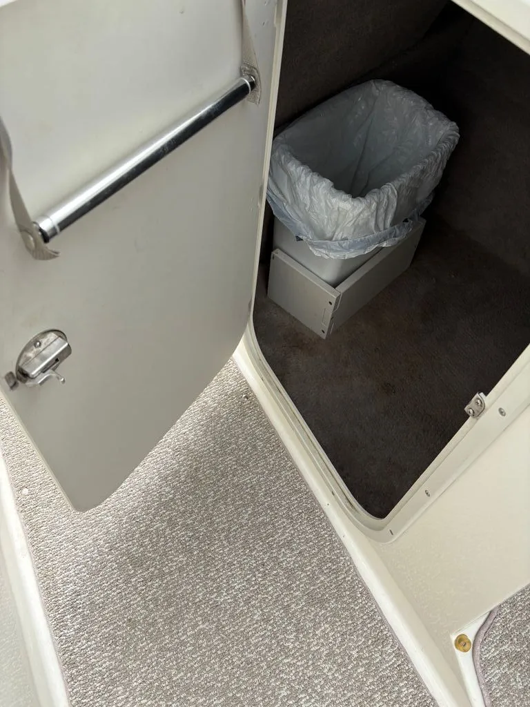 Slide: The Image of Stingray 215 LR 2011 - 7